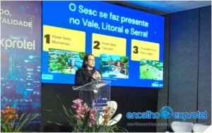 Palestra Daliana Stephanie Lecuona no Encatho & Exprotel 2025 - sortimentos.com.br