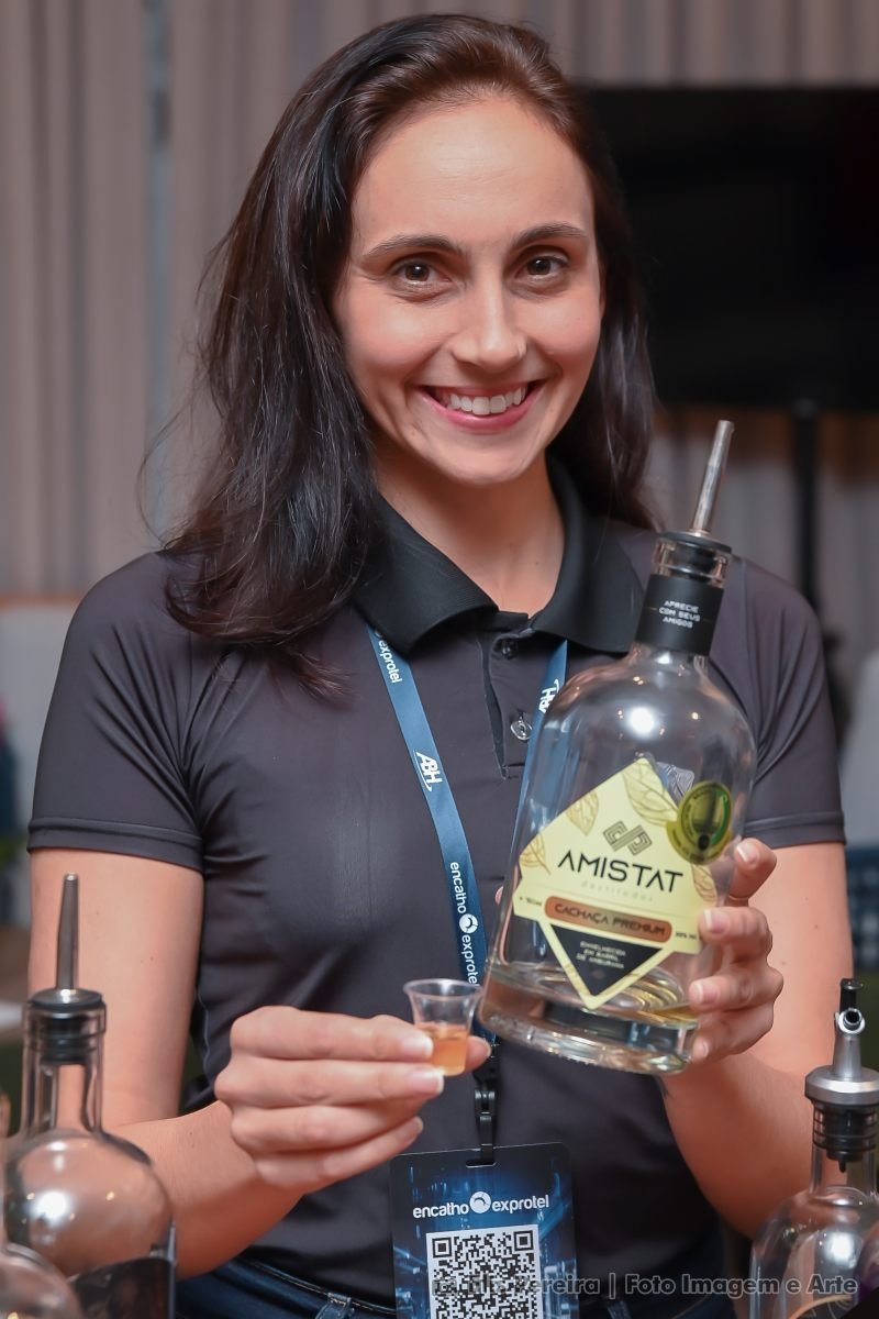 Fran Schmitz sócia da Amistat Destilados no Encatho e Exprotel - Sortimentos.com.br