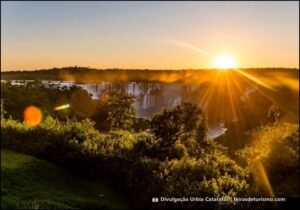 O Pôr do Sol nas Cataratas é uma experiência exclusiva no Parque Nacional do Iguaçu, desenvolvido pela Urbia Cataratas